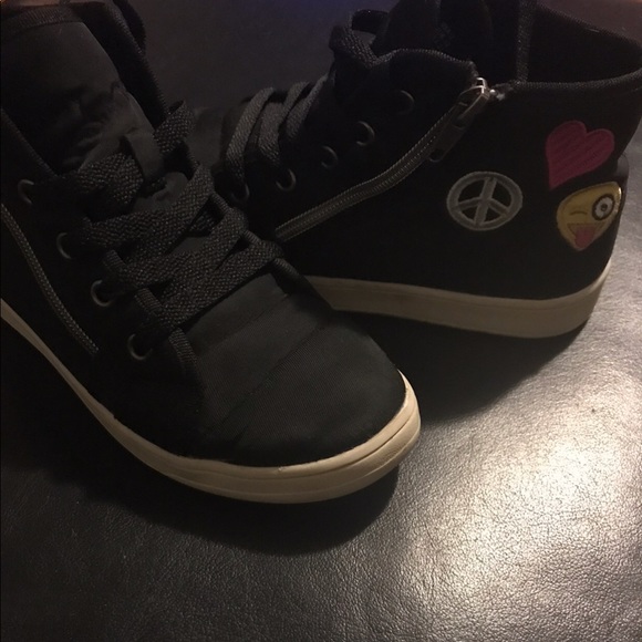 Emoji high top sneaker - Picture 3 of 4